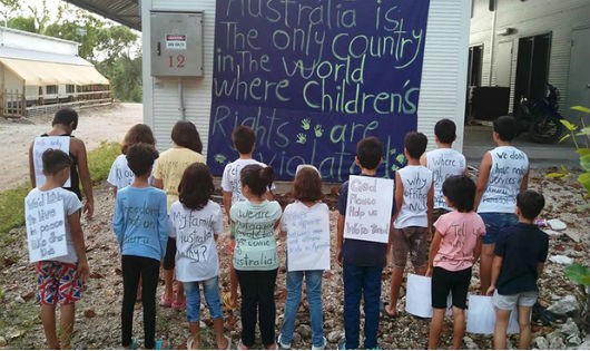 Trẻ em biểu tình trại tị nạn ở quốc đảo Nauru