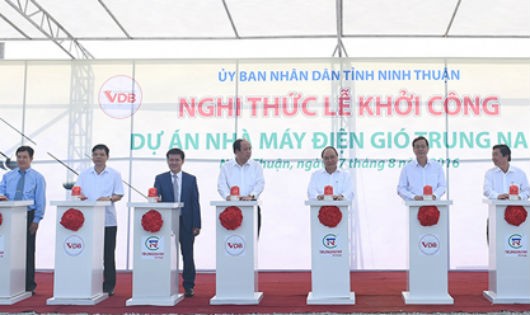 Thủ tướng dự lễ khởi công Nhà máy Điện gió Trung Nam tại Ninh Thuận