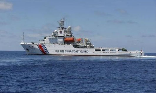 Một tàu bảo vệ bờ biển của Trung Quốc ở Biển Đông. Ảnh: Reuters