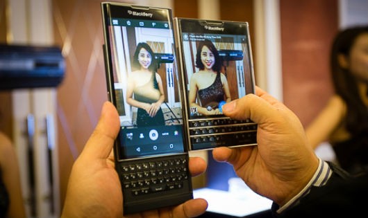 Priv là mẫu smartphone BlackBerry tiếp theo có màn giảm giá lớn sau một thời gian ra mắt, sau Z10, Classic và Passport