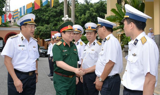Đại tướng Ngô Xuân Lịch thăm và làm việc tại Bộ Tư lệnh Quân chủng Hải quân