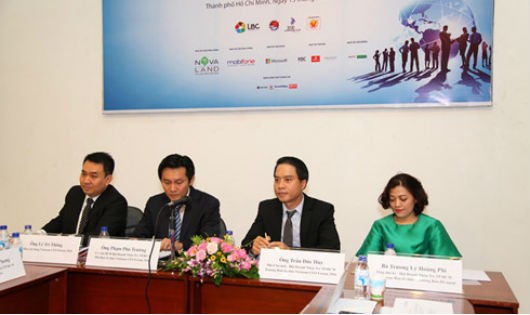 Ban Tổ chức Vietnam CEO Forum 2016 tổ chức họp báo