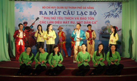 Ra mắt Câu lạc bộ “Phụ nữ yêu thích và bảo tồn các làn điệu hát ru, hát dân ca” tại Bộ CHQS thành phố Đà Nẵng