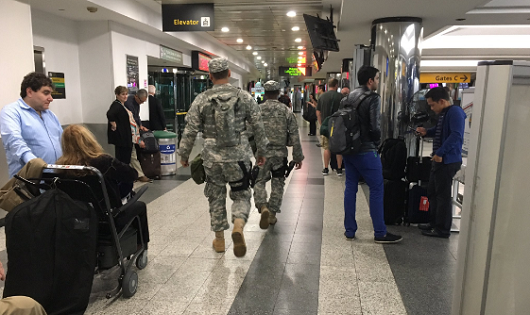 Lực lượng an ninh Mỹ được triển khai tại sân bay LaGuardia