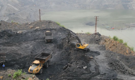 TKV cho rằng “Nhập khẩu than để pha trộn với lượng than đang tồn kho giúp giảm giá thành cho khách”