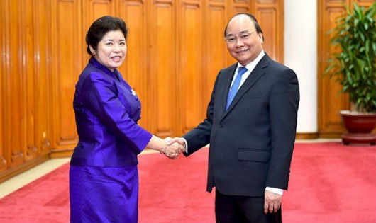 Thủ tướng tiếp Bộ trưởng Phủ Thủ tướng Lào