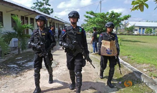 Cảnh sát chống khủng bố của Indonesia. Ảnh Reuters