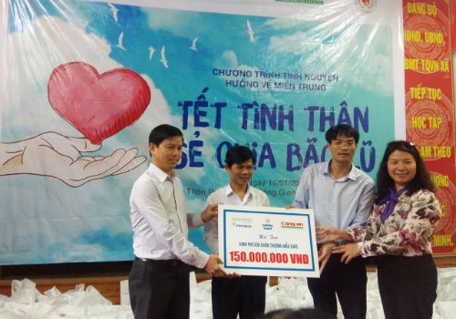 Suntory PepsiCo Việt Nam mang “Tết tình thân” tới đồng bào lũ lụt miền Trung 