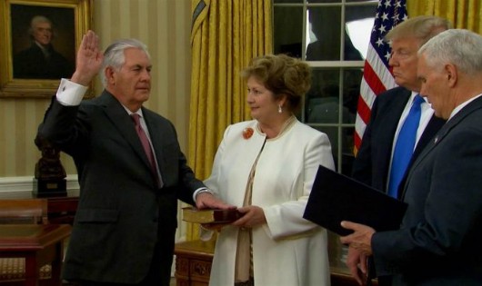 Ông Rex Tillerson tuyên thệ trở thành Ngoại trưởng Hoa Kỳ