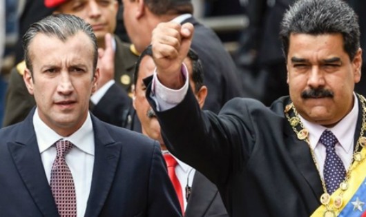 Ông Tareck el-Aissami (trái) và Tổng thống Nicolas Maduro. Ảnh: AFP
