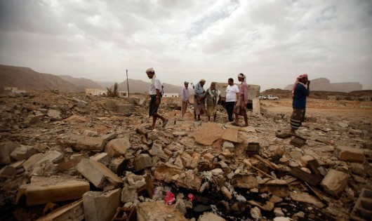 Hiện trường đổ nát sau một đợt không kích bằng máy bay không người lái của Mỹ ở Yemen. Ảnh: NYT
