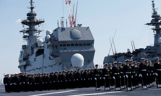 Kaga, khu trục hạm chở trực thăng lớp Izumo thứ hai của Nhật. Ảnh Reuters/Thanh niên