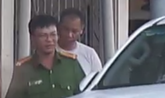 Đối tượng Lê Phú Cự được đưa về Cơ quan CSĐT  Công an quận 7 giải quyết vụ án trong ngày 09/4/2017