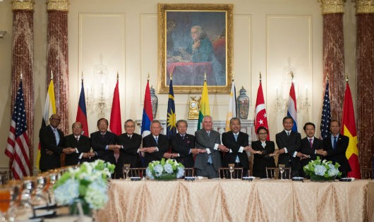 Các bộ trưởng ngoại giao Mỹ - ASEAN tại cuộc họp