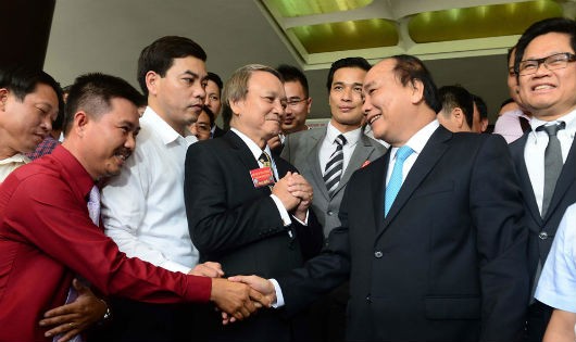 Thủ tướng Chính phủ Nguyễn Xuân Phúc gặp mặt DN tại Hội nghị Thủ tướng với DN năm 2016