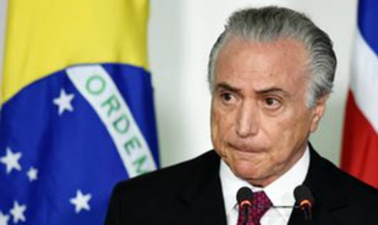 Tổng thống Michel Temer đang đối mặt nguy cơ bị đưa ra bỏ phiếu tín nhiệm tại Quốc hội giống như bà Rousseff