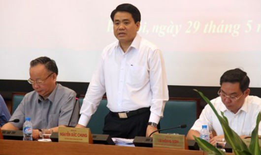 Chủ tịch UBND TP Hà Nội Nguyễn Đức Chung phát biểu tại cuộc họp