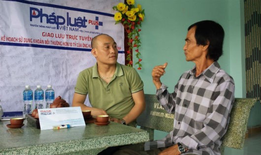 Ông Huỳnh Văn Nén trình bày sự việc với phóng viên