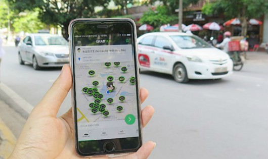 Đến thời điểm hiện tại, Bộ GTVT đã cấp phép thí điểm hoạt động cho loại hình taxi công nghệ với tên gọi xe hợp đồng ứng dụng công nghệ cho 7 đơn vị
