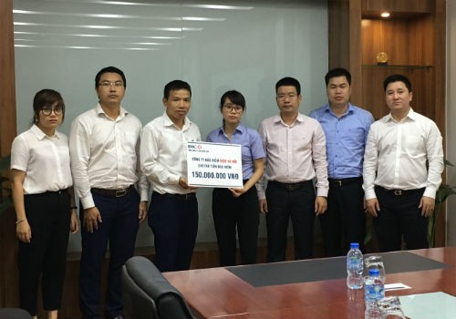 BIC trao tiền bảo hiểm cho gia đình khách hàng Nguyễn Bá Quyết