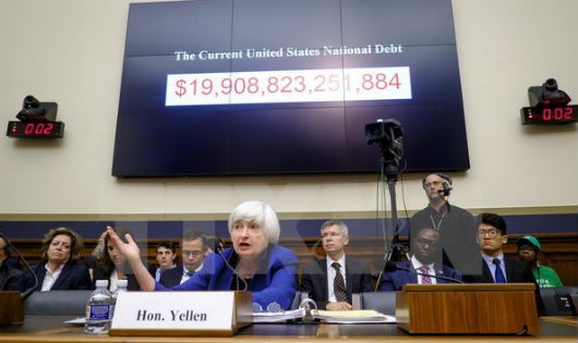 Chủ tịch Ngân hàng Dự trữ Liên bang Mỹ (Fed) Janet Yellen (giữa). (Nguồn: AFP/TTXVN)