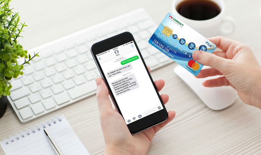 Tính năng Tiền Mặt Nhanh cho phép chủ thẻ rút tiền mặt chỉ với 1 tin nhắn từ điện thoại mà không cần đến ATM