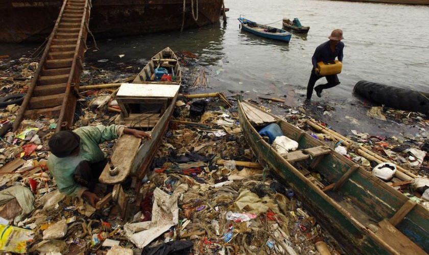 Rác thải ngập tràn ở Indonesia