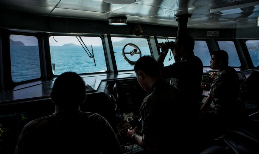 Thủy thủ đoàn trên tàu tuần tra Biển Đông của Indonesia