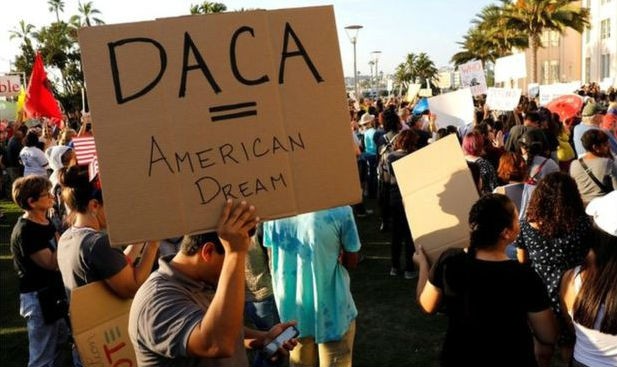 Những người ủng hộ DACA tham gia biểu tình tại Florida