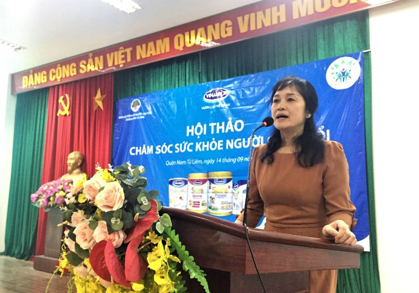 Bà Nguyễn Minh Tâm – Giám đốc Chi nhánh Vinamilk tại Hà Nội phát biểu tại hội thảo