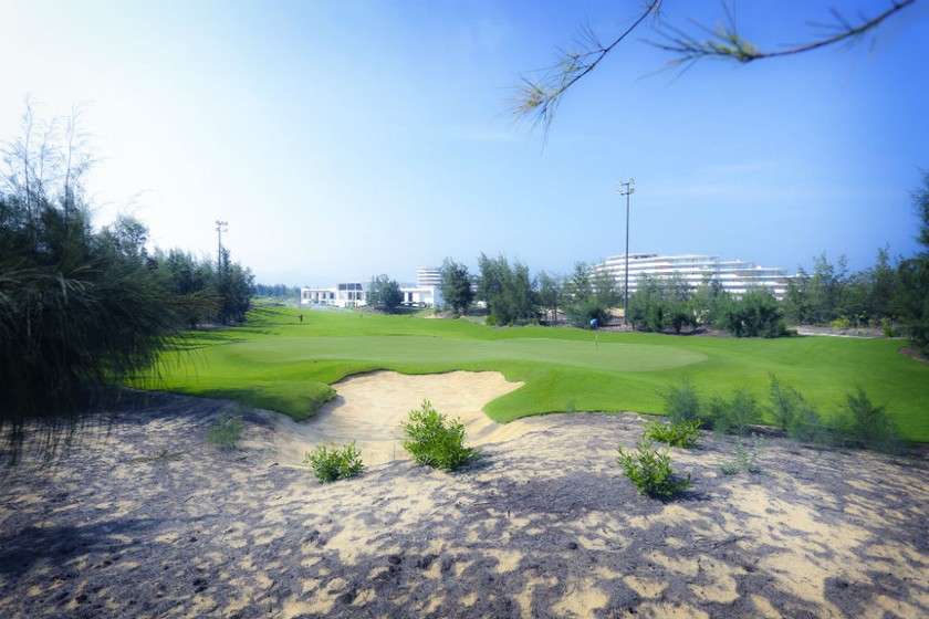 Sân 36 hố FLC Quy Nhon Golf Links, một trong những sân golf mới đẹp nhất châu Á