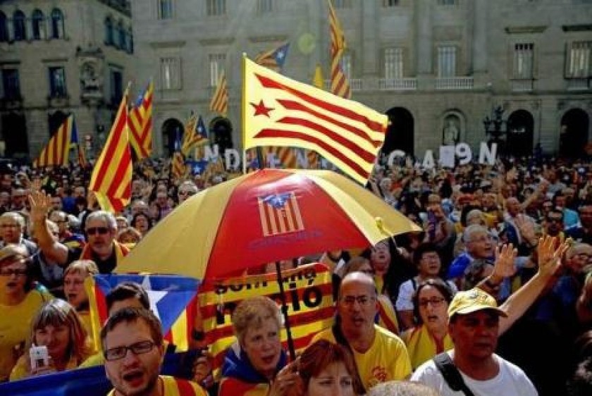Người dân Catalunya biểu tình đòi độc lập. (Nguồn: AP)