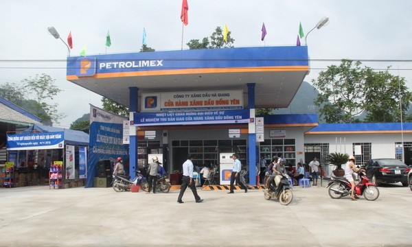 Petrolimex Hà Giang khẳng định thực hiện việc bán xăng E5 thay thế xăng A92 theo đúng lộ trình của Tập đoàn Petrolimex
