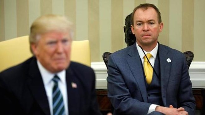 Ông Mick Mulvaney (phải) và Tổng thống Donald Trump. (Nguồn: CNBC.com/Vietnam+)
