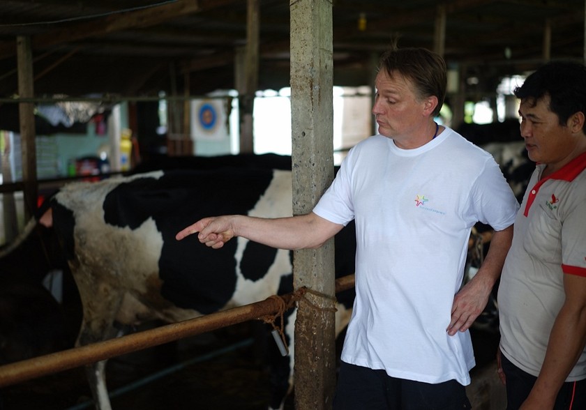 Chia sẻ kinh nghiệm thực tế từ chăn nuôi giữa các nông dân được cho là có sự lan tỏa tốt hơn