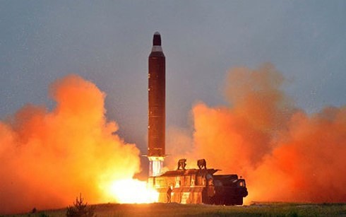 Chương trình tên lửa và hạt nhân của Triều Tiên đã dấy lên nhiều lo ngại trong khu vực. Ảnh: KCNA/VOV