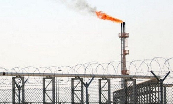 Mỏ khí đốt tự nhiên Bắc Rumaila, phía bắc cảng Basra ở miền nam Iraq. Ảnh: AFP