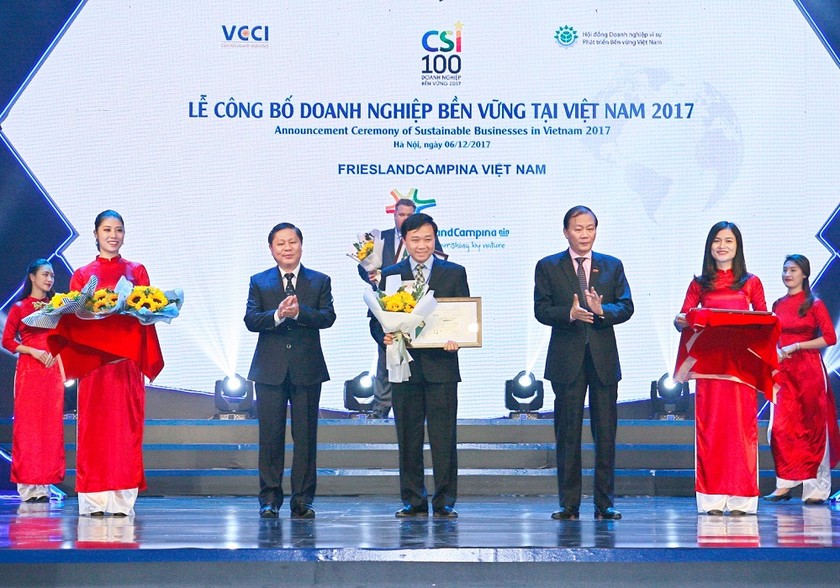 FrieslandCampina Việt Nam vinh dự được trao danh hiệu Top 100 Doanh nghiệp Bền vững 2017