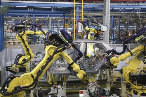 Dây chuyền sản xuất xe Hyundai của Nhà máy ô tô Hyundai Thành Công được trang bị hệ thống Robot hàn tự động do Tập đoàn Hyundai Hàn Quốc cung cấp