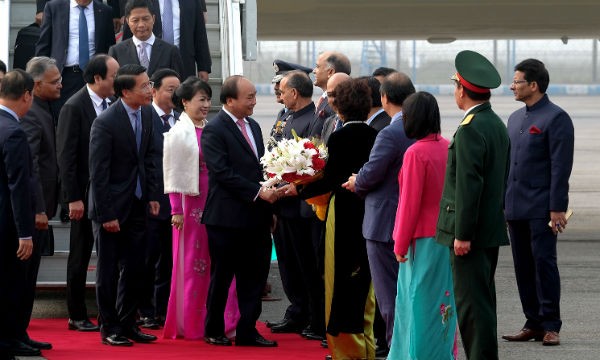 Lễ đón Thủ tướng Nguyễn Xuân Phúc tại sân bay. Ảnh: VGP