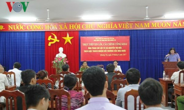 Viện Kiểm sát Nhân dân tỉnh Quảng Trị tổ chức công khai xin lỗi vợ chồng ông Lộc, bà Hòa. Ảnh VOV