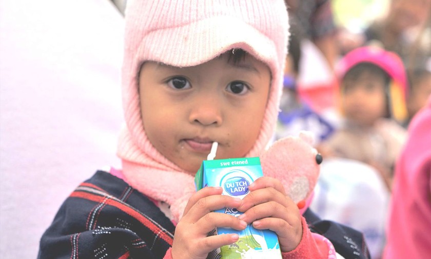 Chương trình Khuyến học Đèn Đom Đóm của Sữa Cô Gái Hà Lan thắp sáng ước mơ được đến trường của trẻ em Việt Nam