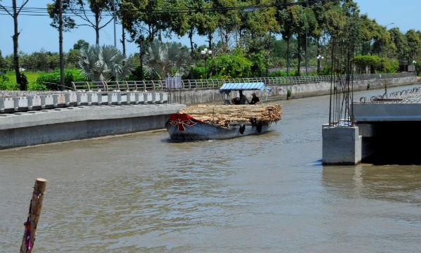 Dự án Cầu Tân Hiệp (thị trấn Một Ngàn, huyện Châu Thành A) bị người dân phản ánh vì độ thông thuyền quá thấp