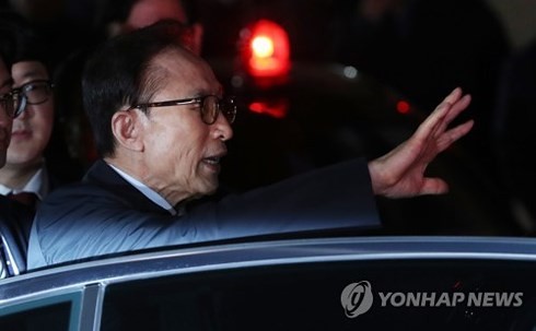 Cựu Tổng thống Hàn Quốc Lee Myung-bak bị bắt khẩn cấp ngày 22/3/2018. Ảnh: Yonhap