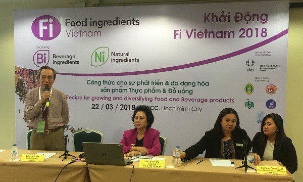 Đại diện UBM Asia và Hội Khoa học và công nghệ lương thực thực phẩm VN tại buổi họp báo