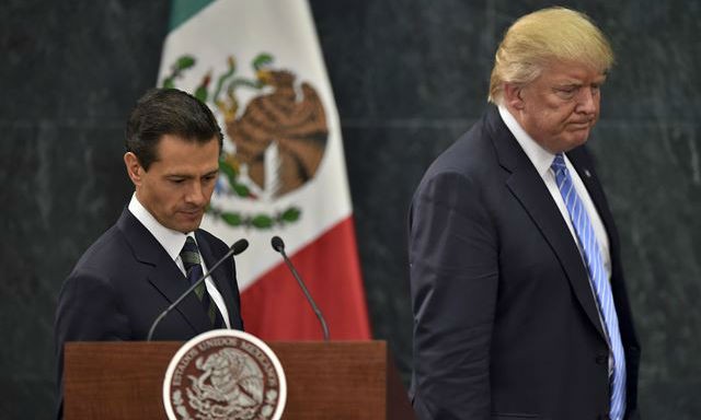 Tổng thống Trump (phải) và người đồng cấp Mexico Enrique Pena Nieto. Ảnh: TIME/baotintuc