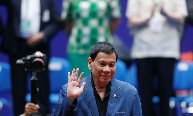 Tổng thống Rodrigo Duterte đến phát biểu tại một sự kiện của cộng đồng người Philippines ở Hong Kong ngày 12/4. Ảnh: REUTERS/Tuổi trẻ