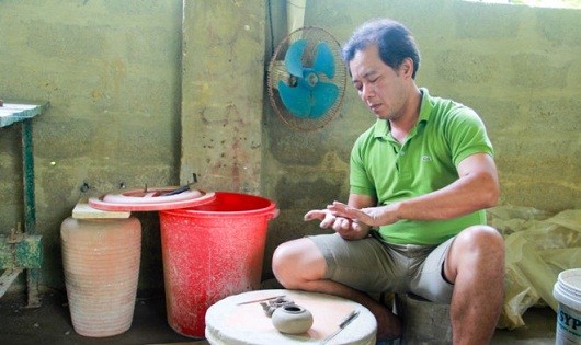 Trải nghiệm nghề làm gốm tại làng cổ Phước Tích chưa phát huy hiệu quả vì ngày càng vắng bóng du khách đến tham quan