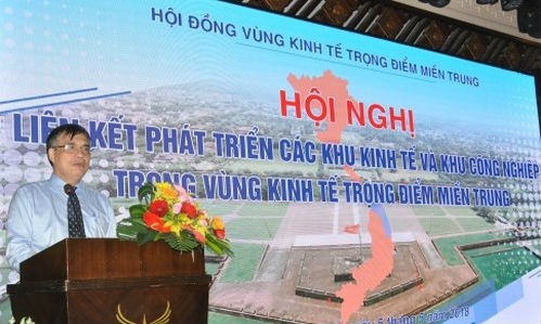 Ông Trần Đình Thiên,  Viện trưởng Viện Kinh tế Việt Nam phát biểu tại Hội nghị