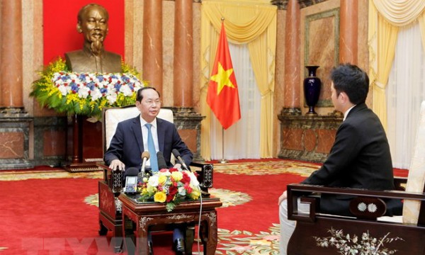 Chủ tịch nước Trần Đại Quang trả lời phỏng vấn một số cơ quan thông tấn, báo chí của Nhật Bản. (Ảnh: Lâm Khánh/TTXVN)
